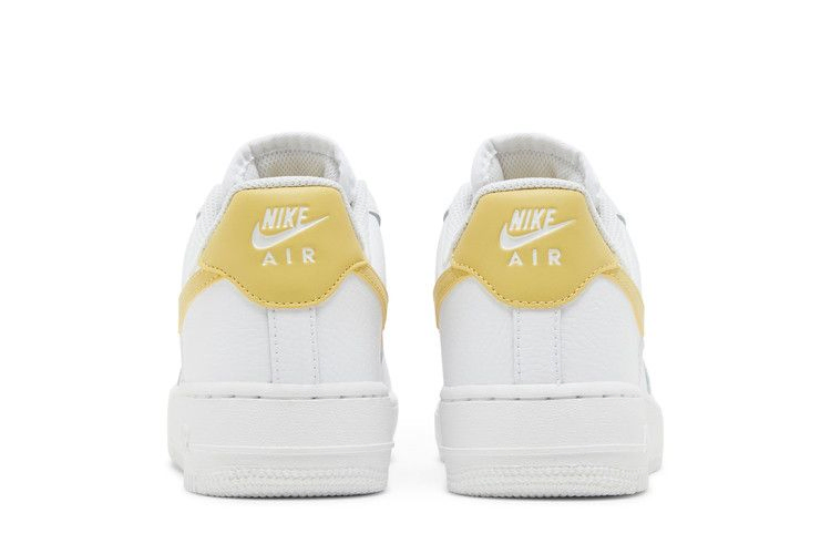 Кроссовки Nike Wmns Air Force 1 '07 'Saturn Gold'