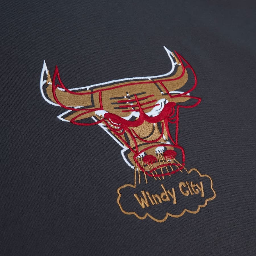 Худи Mitchell & Ness Black Chicago Bulls Golden Hour Glaze Pullover Hoodie