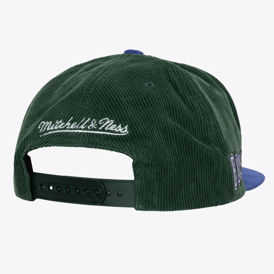 Бейсболка Mitchell & Ness Green Blue Milwaukee Bucks Hardwood Classics Sueduroy Snapback Hat