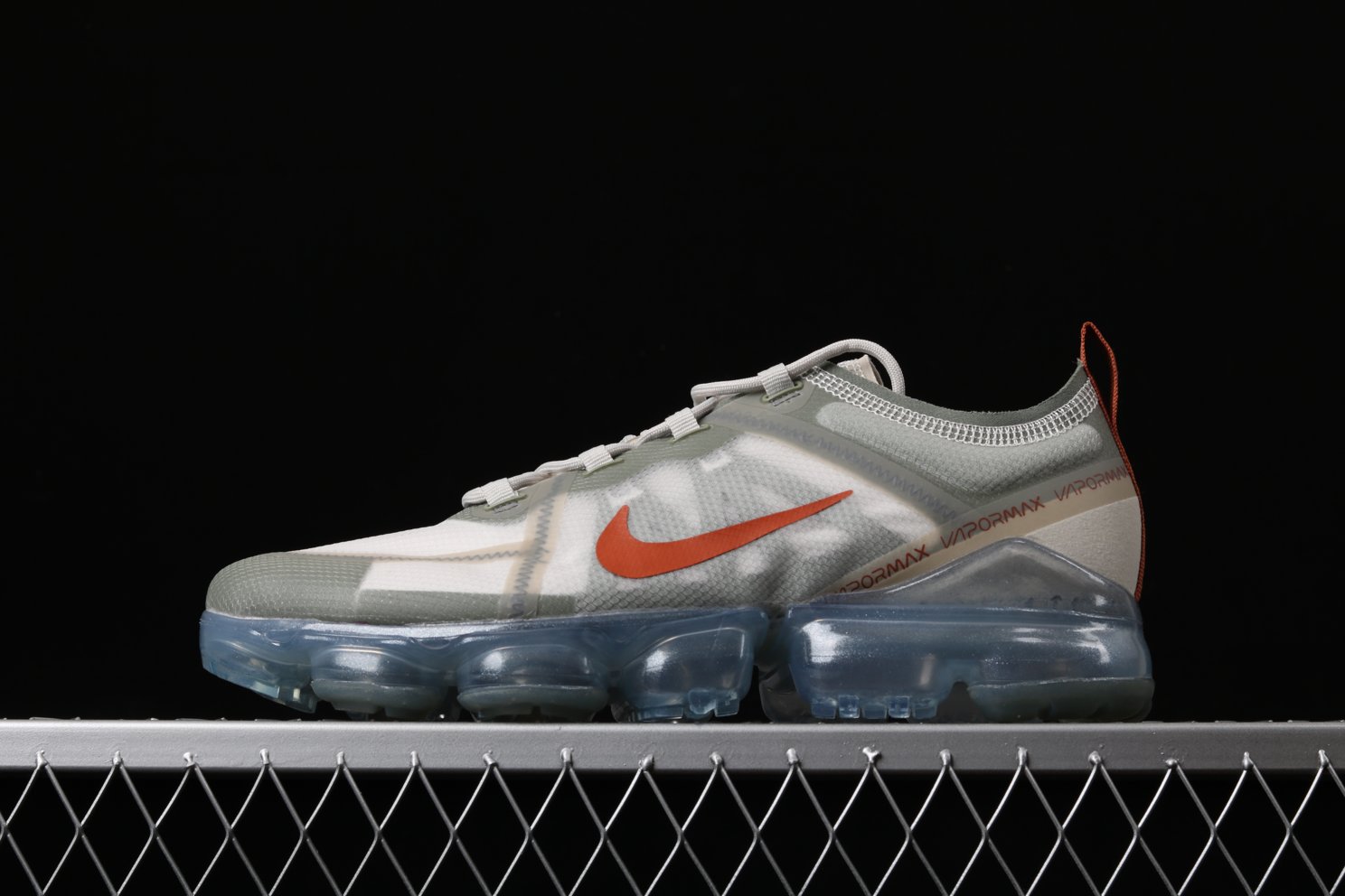 Air-VaporMax-2019-Light-Olive-1