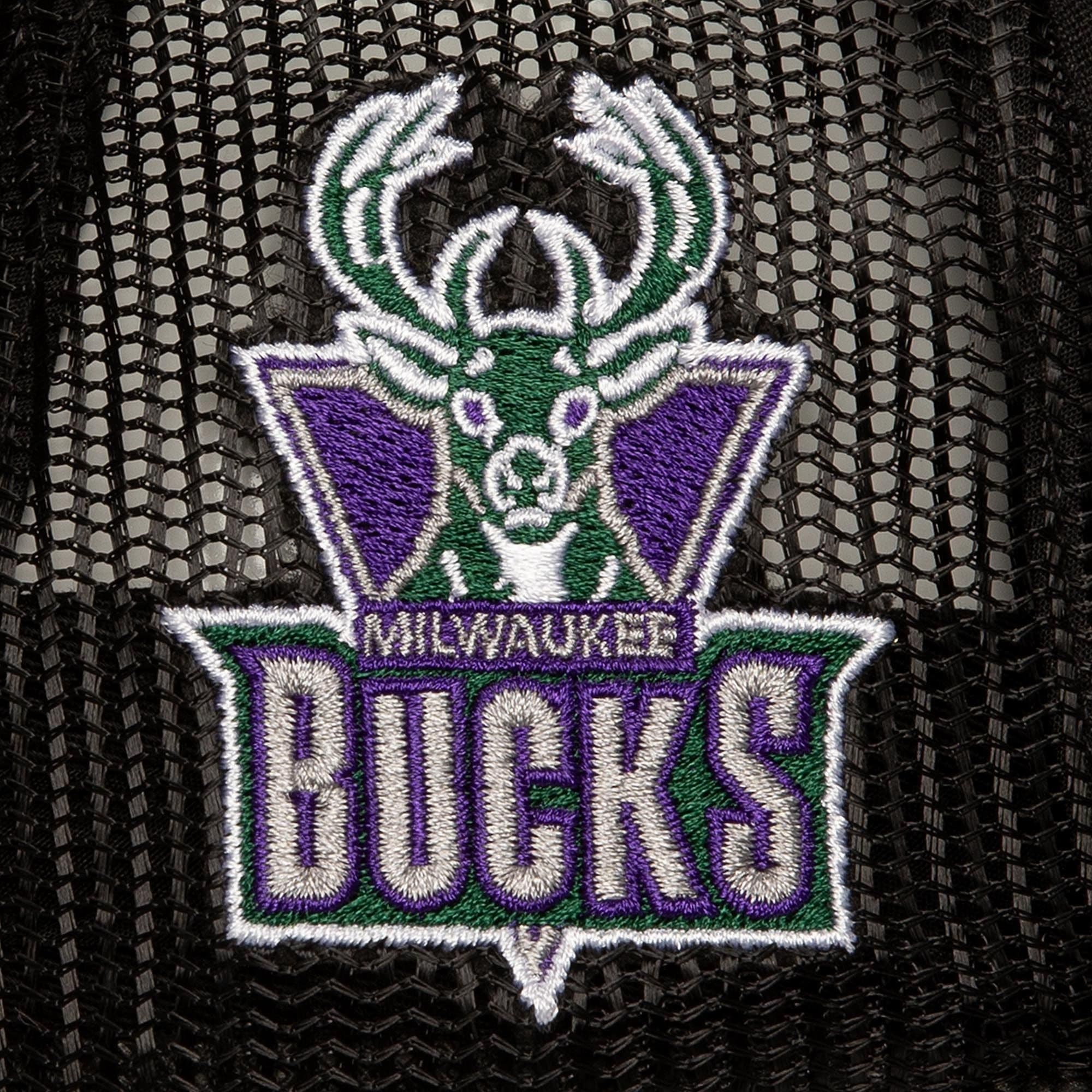 Бейсболка Mitchell & Ness Script Trucker HWC Milwaukee Bucks Hat