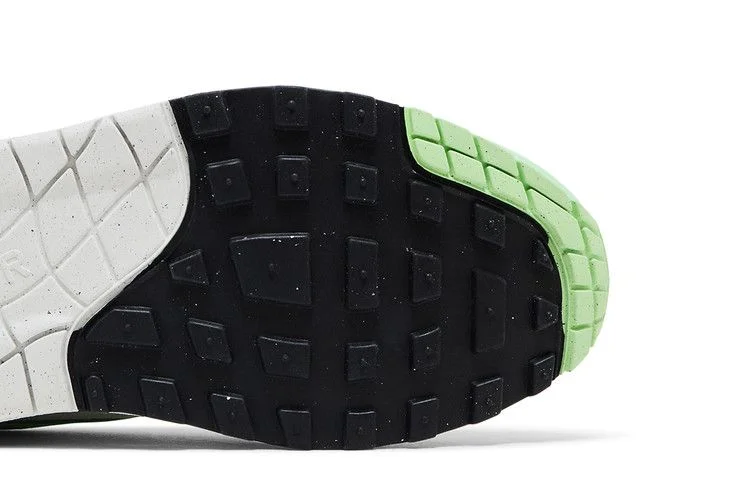 Krossovki-Nike-Air-Max-1-Essential-Vapor-Green-4