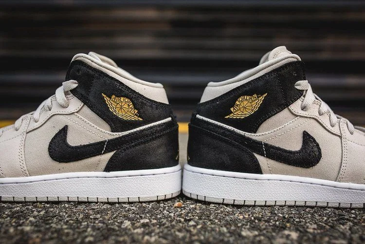 Krossovki-Air-Jordan-1-Retro-Mid-GS-Light-Bone-2