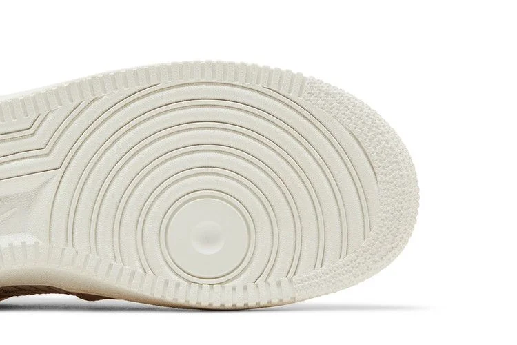 Krossovki-Nike-Air-Force-1-LV8-3-GS-Sanddrift-Citron-Pulse-4