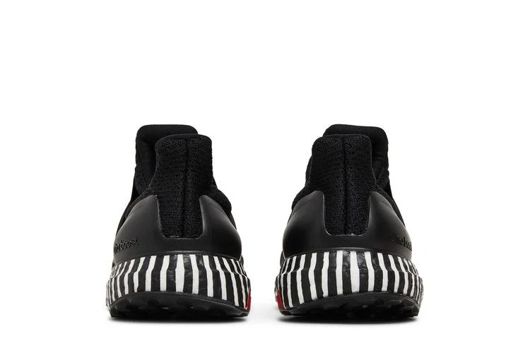 Krossovki-Adidas-UltraBoost-Striped-Boost-5