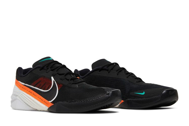 react-metcon-turbo-black-total-orange-ct1243-083_07