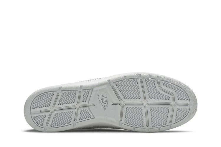 Кроссовки Nike Wmns Tennis Classic Ultra Flyknit 'White Wolf Grey'