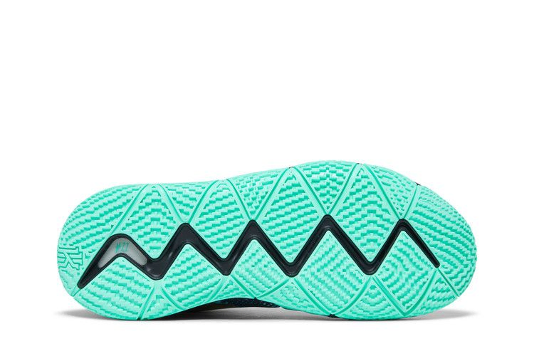 Кроссовки Nike Kyrie 4 'Mamba Mentality'