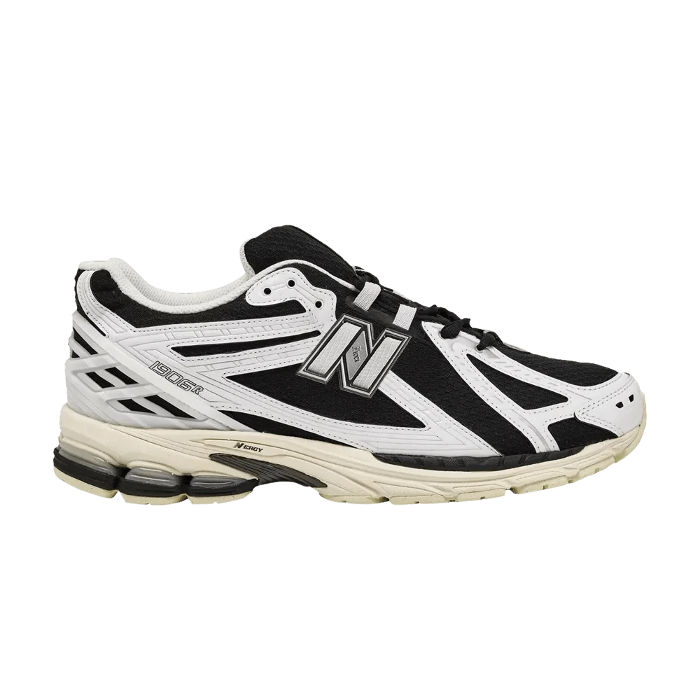 Krossovki-New-Balance-1906R-White-Black