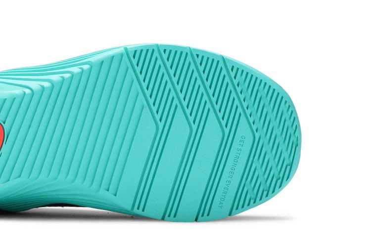 wmns-metcon-6-football-grey-jade-at3160-020_04