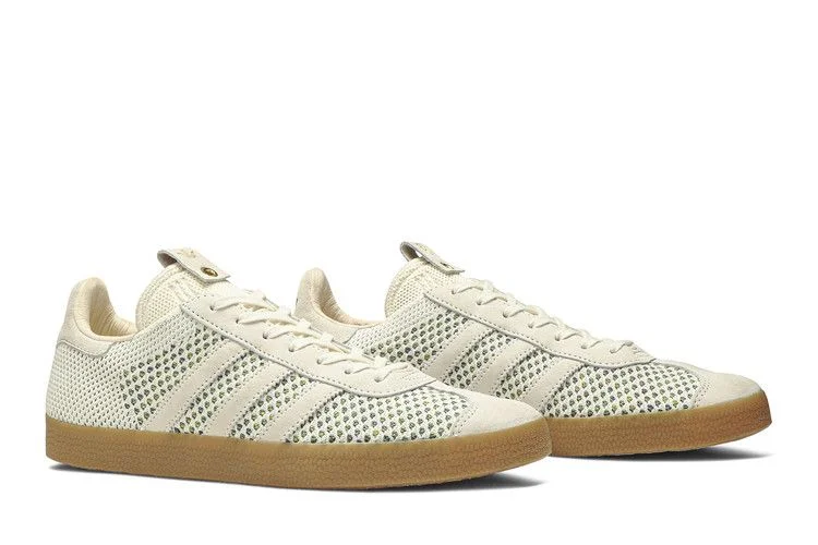 Krossovki-Sneaker-Politics-x-adidas-Gazelle-PK-Mardi-Gras-7