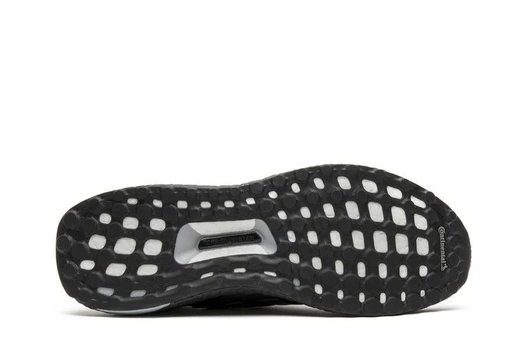 Krossovki-Adidas-UltraBoost-3.0-Limited-Triple-Black-3