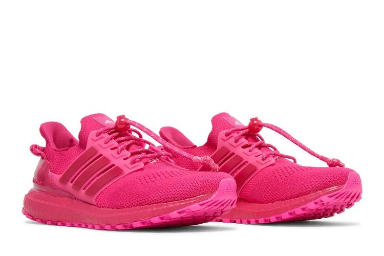 Krossovki-Ivy-Park-x-adidas-UltraBoost-OG-Ivy-Heart-7