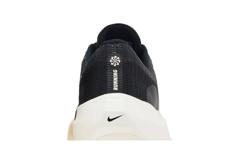 Кроссовки Nike Zoom Fly 5 'Black Metallic Gold Grain'