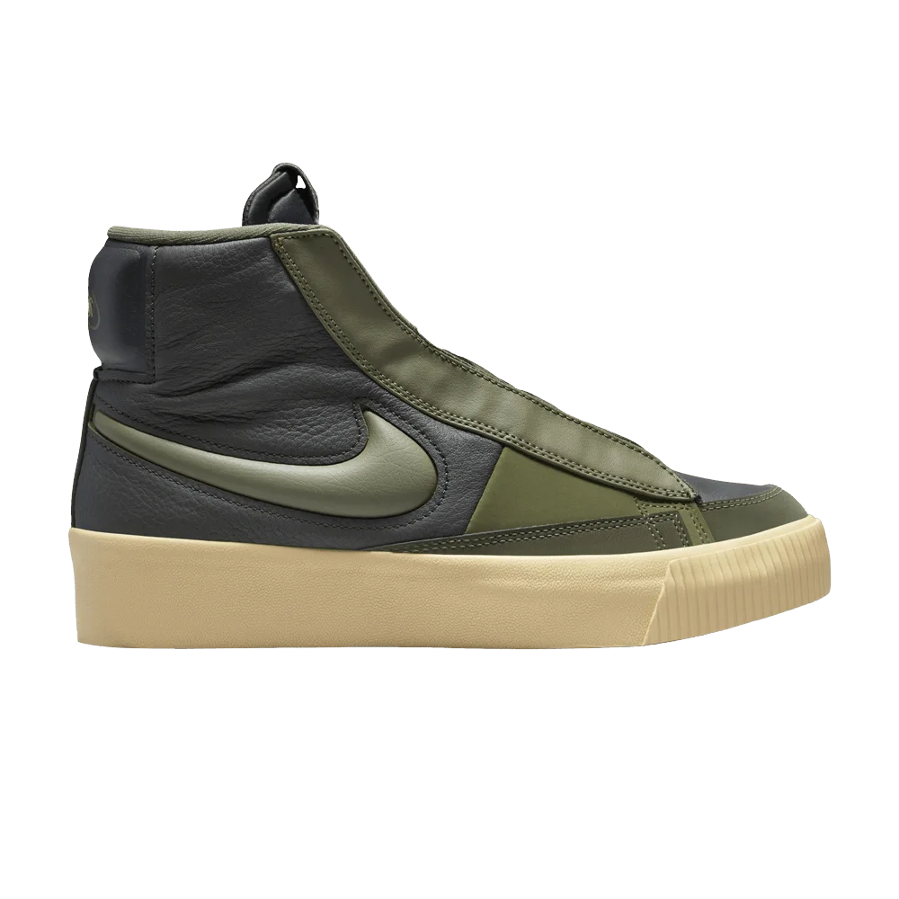 Krossovki-Nike-Wmns-Blazer-Mid-Victory-Sequoia-Gum