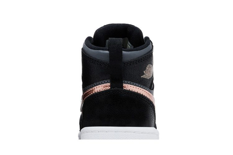 air-jordan-1-retro-high-bt-black-metallic-red-bronze-705304-006_06