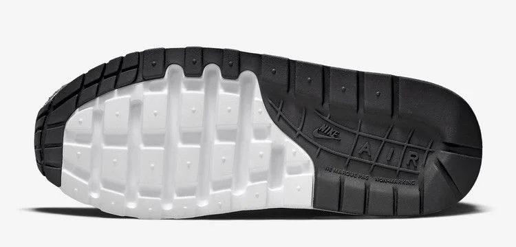 Krossovki-Nike-Air-Max-1-QS-GS-Zebra-4