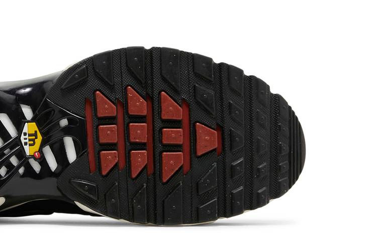 Кроссовки Nike Air Max Plus 'Black Cargo Khaki'
