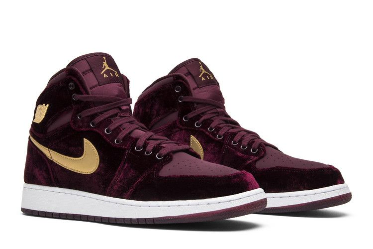 air-jordan-1-heiress-velvet-832596-640_07
