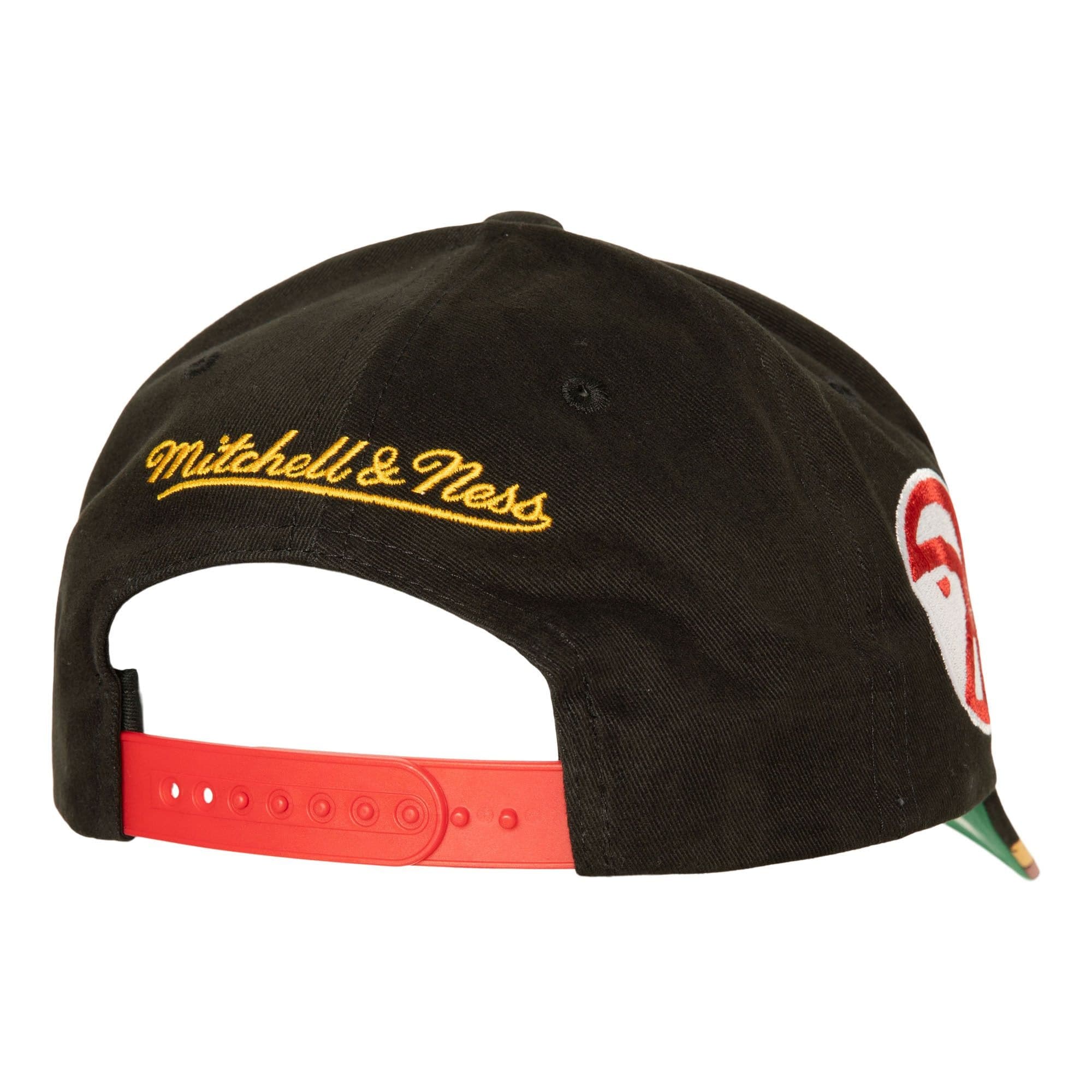 Mitchell-Ness-Brushed-Past-Ya-Pro-Snapback-HWC-Atlanta-Hawks-Hat-1