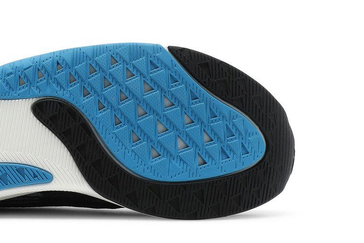 Кроссовки New Balance FuelCell Rebel v2 'Black Pale Blue'