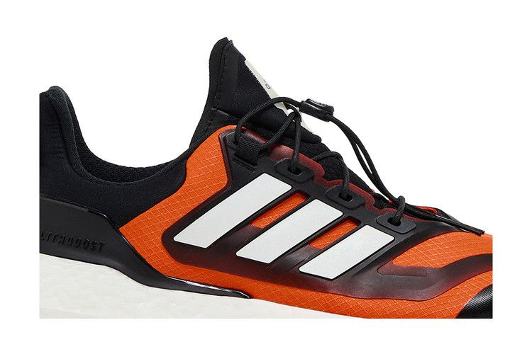 Кроссовки Adidas UltraBoost 22 Cold.RDY 2.0 'Black Impact Orange'