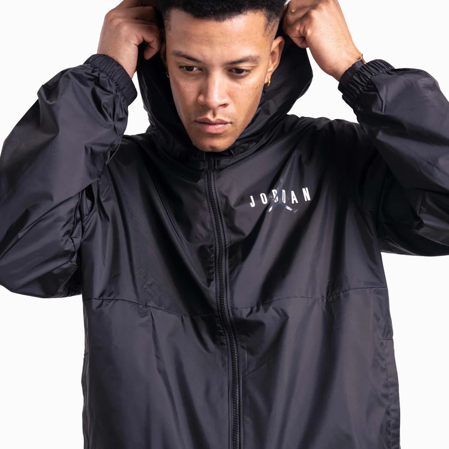 Air-Jordan-Jumpman-Essentials-Woven-Jacket-2