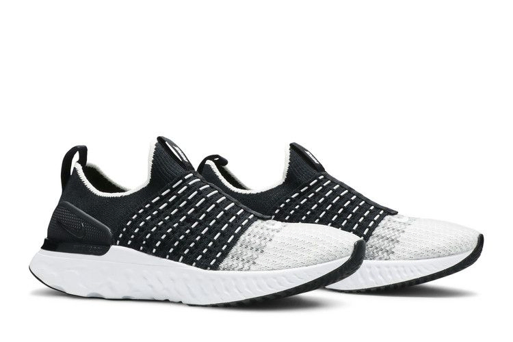 wmns-react-phantom-run-flyknit-2-black-white-cj0280-001_07