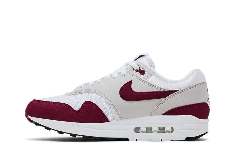 Krossovki-Stranger-Things-x-Nike-Air-Max-1-Steve-Harrington-2
