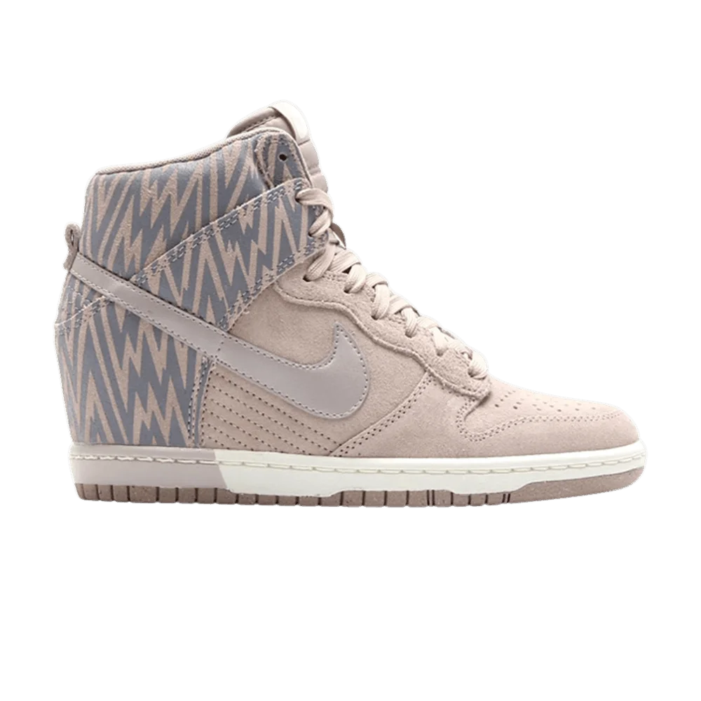 Krossovki-Nike-Wmns-Dunk-Sky-High-Print