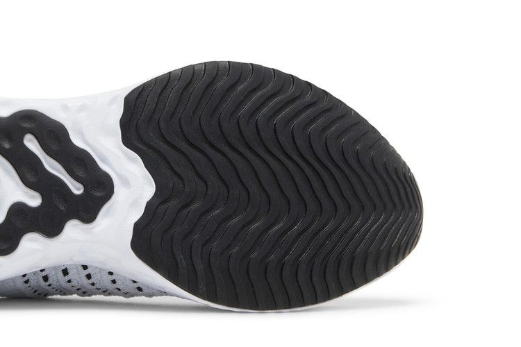 Кроссовки Nike React Phantom Run Flyknit 2 'Oreo'