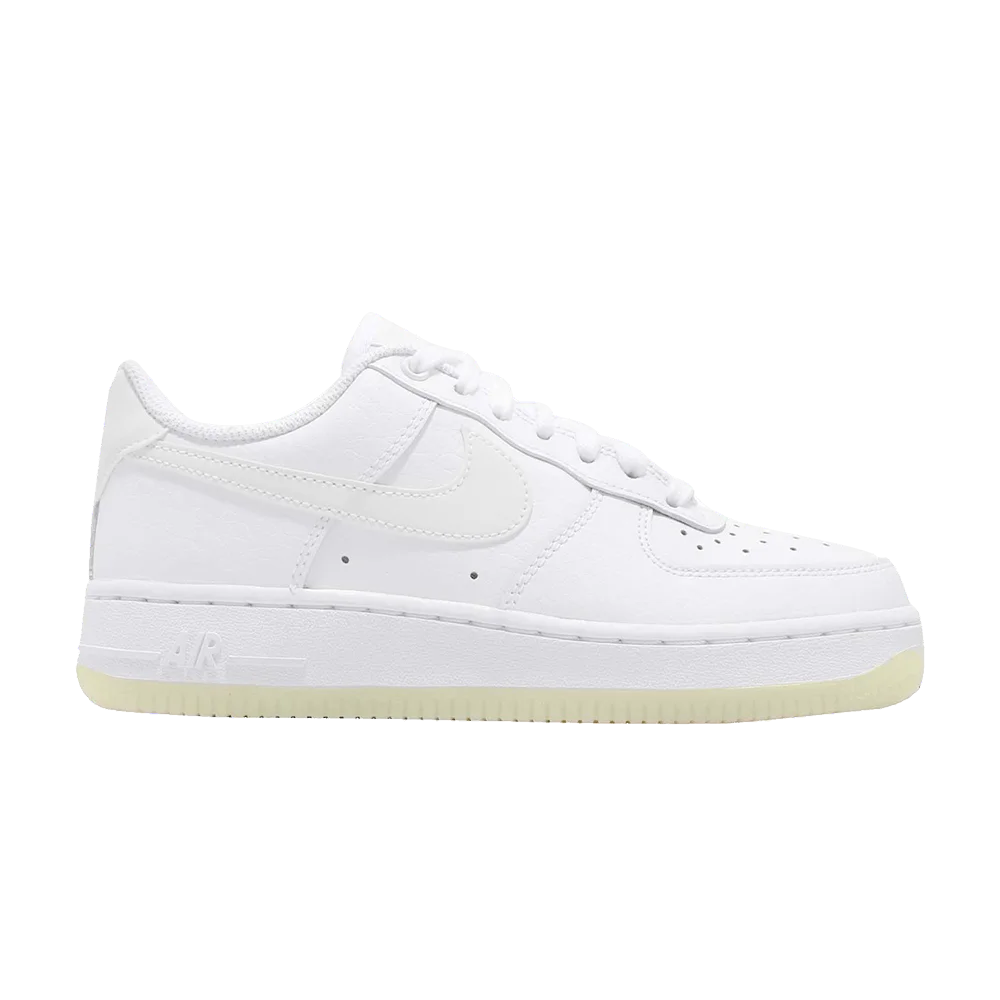 Krossovki-Nike-Wmns-Air-Force-1-07-Essential-Triple-White