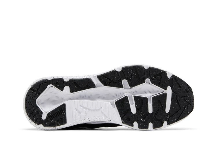 trc-blaze-chance-black-white-386430-02_03