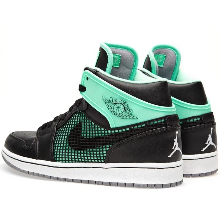 Krossovki-Air-Jordan-1-Retro-89-Green-Glow-1