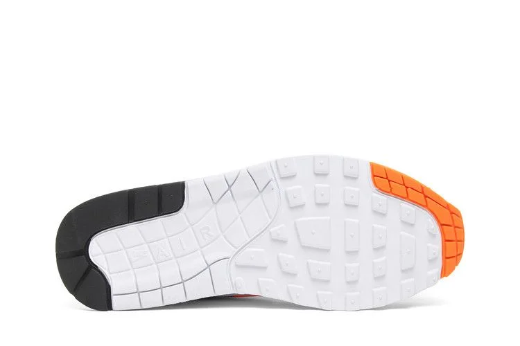 Krossovki-Nike-Wmns-Air-Max-1-LX-Just-Do-It-3