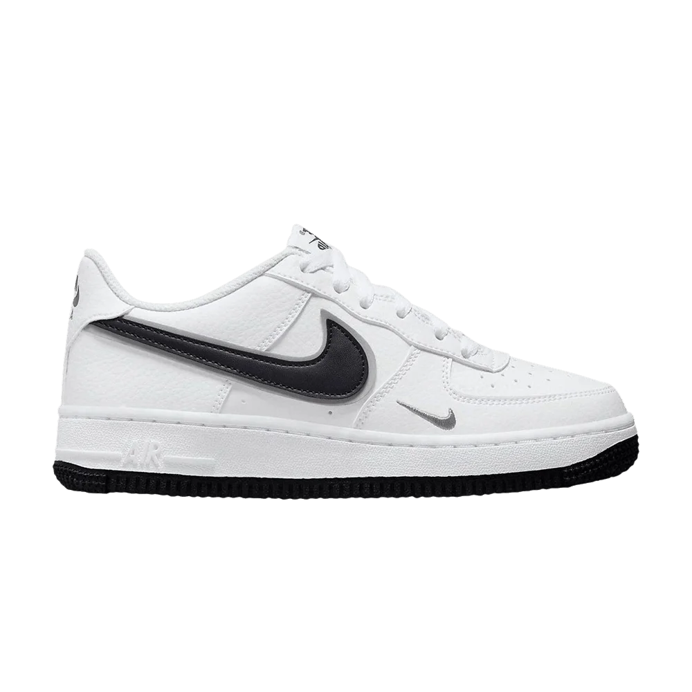 Krossovki-Nike-Air-Force-1-Low-GS-White-Black-1