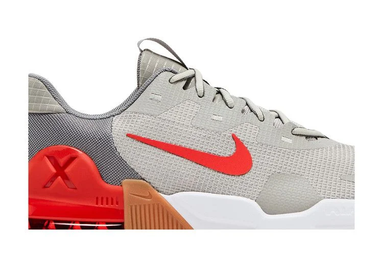 Krossovki-Nike-Air-Max-Alpha-Trainer-5-Cobblestone-Crimson-Gum-1