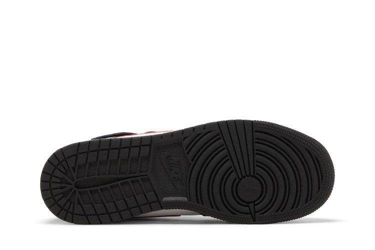 Кроссовки Air Jordan 1 High FlyEase GS 'Bred Toe'