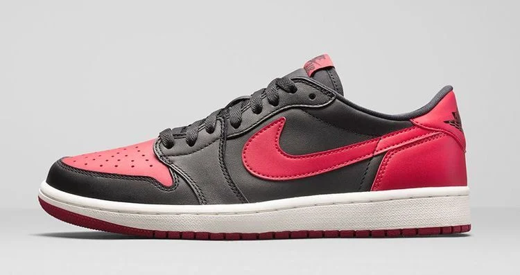 Krossovki-Air-Jordan-1-Retro-Low-OG-GS-Bred-1