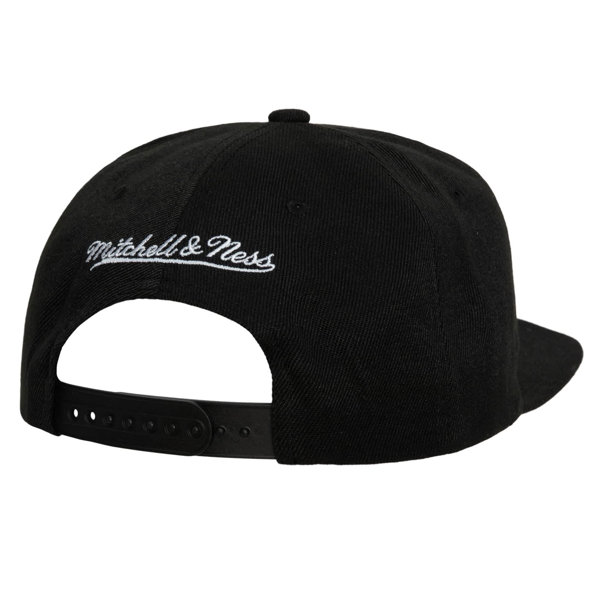 Mitchell-Ness-XL-BWG-Snapback-Dallas-Mavericks-Hat-1