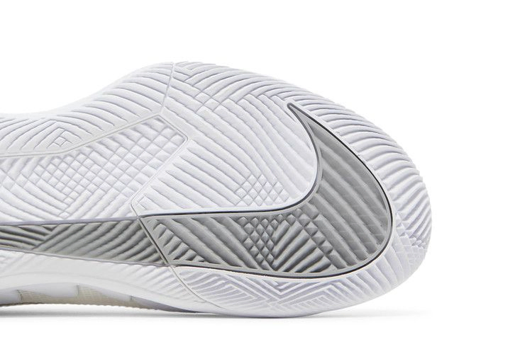 Кроссовки Wmns NikeCourt Air Zoom Vapor Pro 'White Metallic Silver'