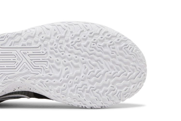 Кроссовки Nike Kyrie Low 4 TB 'Black White'