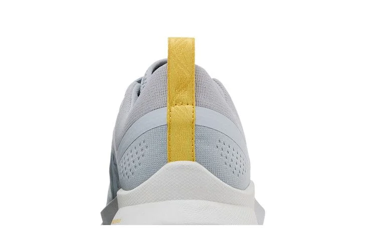 Krossovki-Nike-React-Pegasus-Trail-4-Wolf-Grey-Saturn-Gold-6