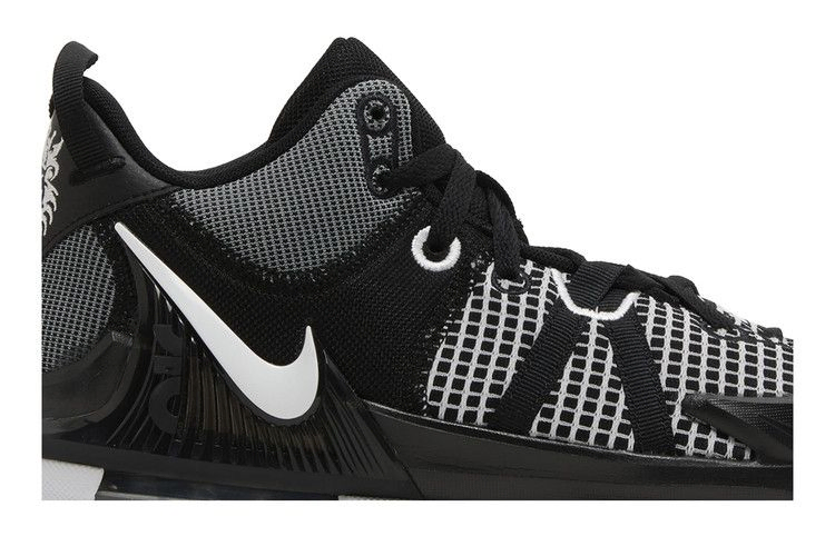 lebron-witness-7-tb-black-white-dz3299-001_01