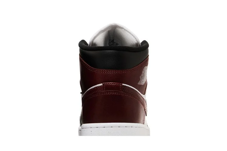 Кроссовки Air Jordan 1 Mid SE 'Dark Pony'