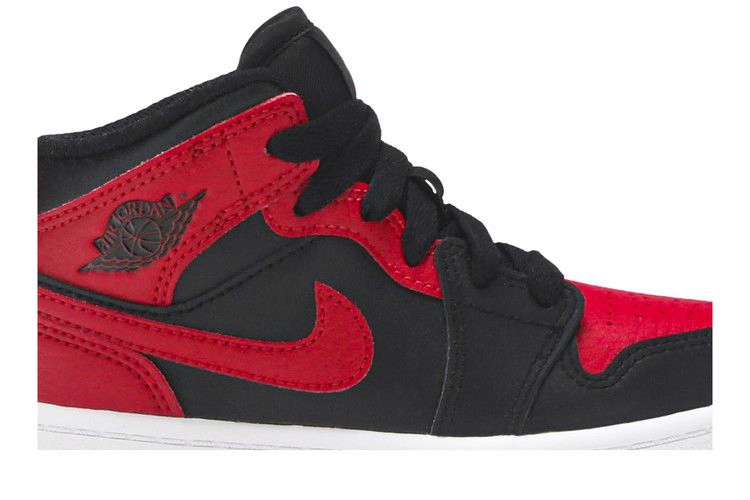 air-jordan-1-mid-ps-banned-640734-074_01