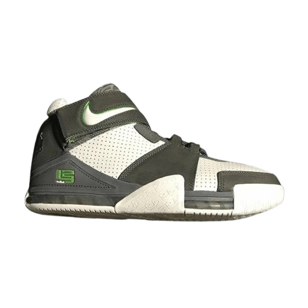 Krossovki-Nike-Zoom-LeBron-2-Dunkman-Sample