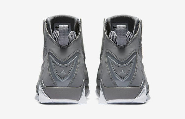 Кроссовки Air Jordan True Flight