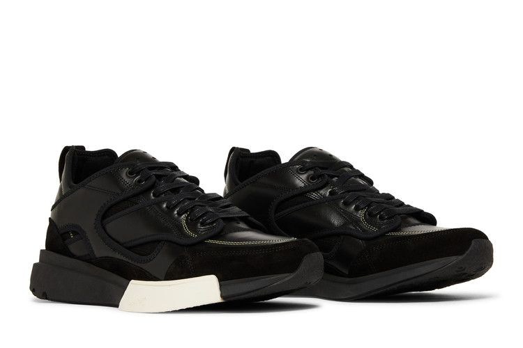 oamc-aurora-runner-black-22a28oas02-tomoa006-001_07