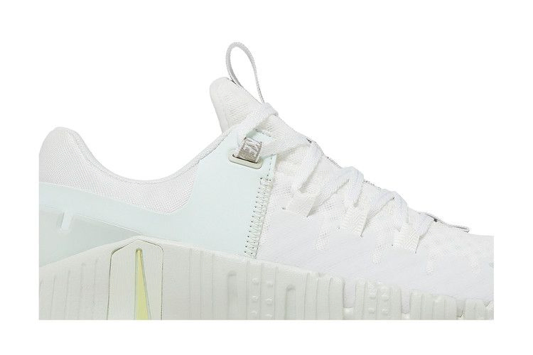 Кроссовки Nike Wmns Free Metcon 5 Premium 'Summit White Sea Glass'
